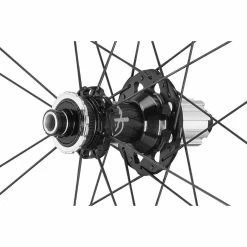 Campagnolo® Campagnolo Shamal C21 Disc Carbon Wheelset -Bikes Sales Shop Campagnolo Shamal 2WayFit C21 Carbon Disc Wheelset 09