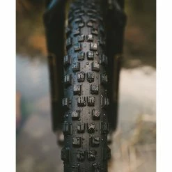 Goodyear Newton MTF Downhill Tubeless Complete Tyre -Bikes Sales Shop Goodyear Newton Downhill Tubeless Front MTB Tyre Black 2 5 Tyres Black GR 015 64 584 V005 R 4