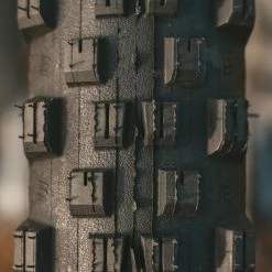 Goodyear Newton MTF Downhill Tubeless Complete Tyre -Bikes Sales Shop Goodyear Newton Downhill Tubeless Front MTB Tyre Black 2 5 Tyres Black GR 015 64 584 V005 R 5