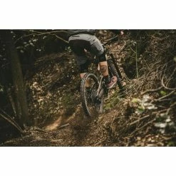 Goodyear Newton Enduro Tubeless Rear MTB Tyre Black 2.4" 29 -Bikes Sales Shop Goodyear Newton Enduro Tubeless Rear MTB Tyre Tyres Black GR 014 61 584 V004 R 0