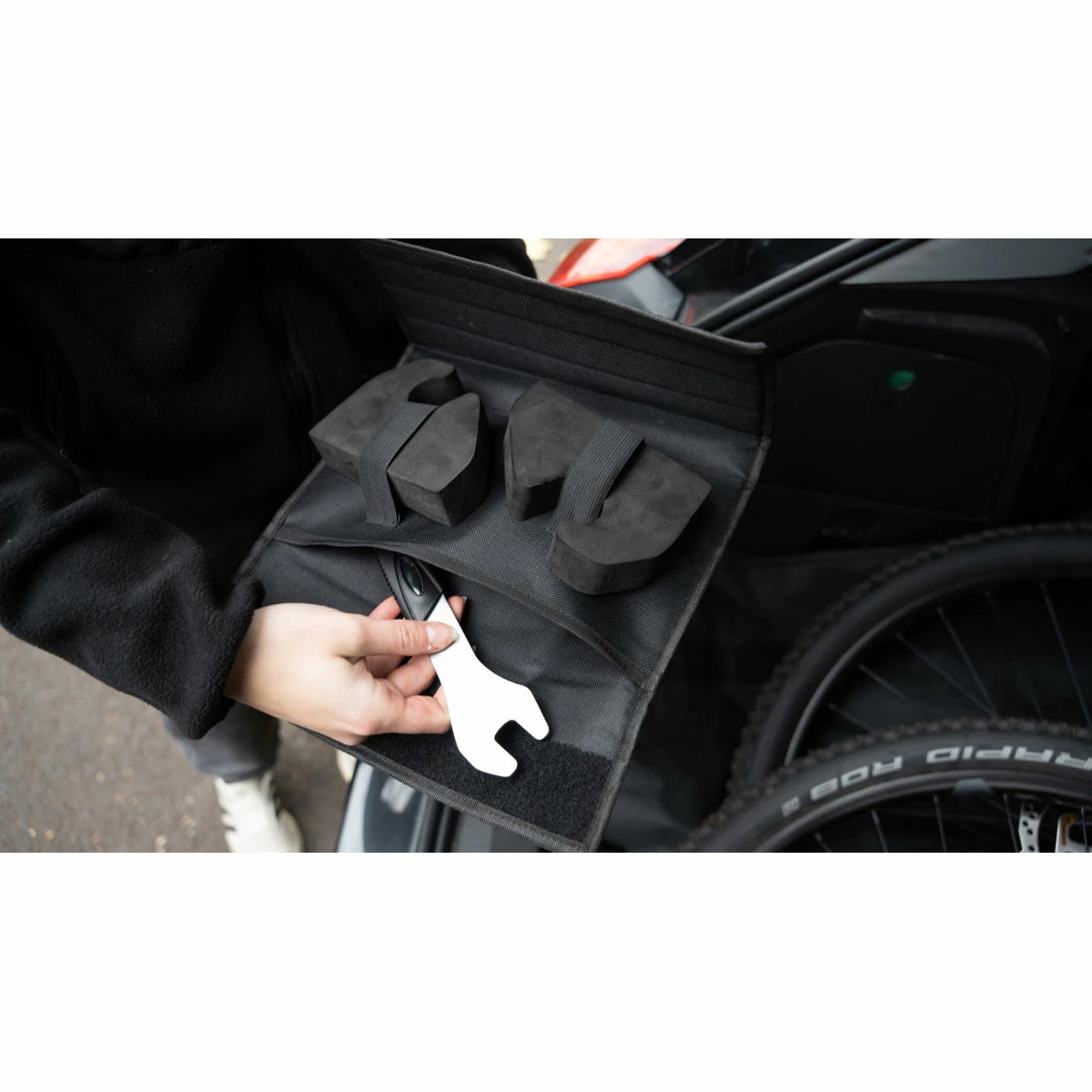 Hiplok Flipstand Portable Workstand 9 Hiplok Flipstand Portable Workstand - Image 7