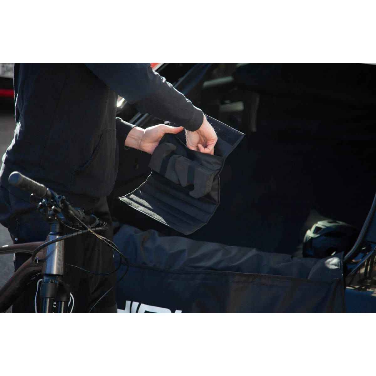 Hiplok Flipstand Portable Workstand 10 Hiplok Flipstand Portable Workstand - Image 8