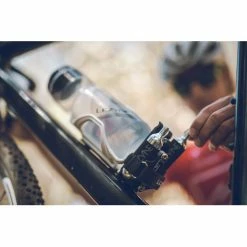 Lezyne Flow Bottle Cage Storage Adaptor -Bikes Sales Shop Lezyne Flow Bottle Cage Storage Adaptor 03