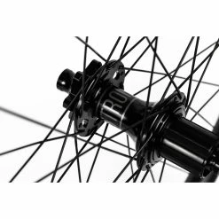 Nukeproof Neutron V2 Rear Wheel 36t -Bikes Sales Shop Nukeproof Neutron V2 Rear Wheel 36t 04