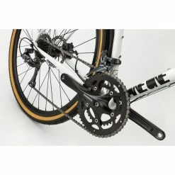 Octane One Kode ADV Commuter Road Bike (2022) -Bikes Sales Shop Octane One Kode ADV Commuter Road Bike 2022 Adventure Bikes White Black 2021 O1B 032 UK 4