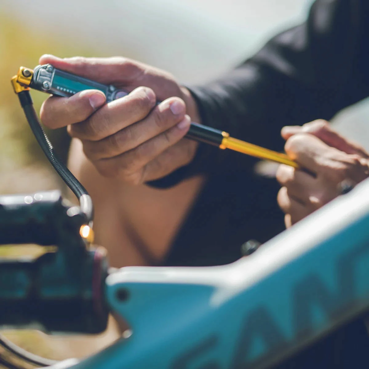 Lezyne Digital Shock Drive 350psi Shock Pump 7 Lezyne Digital Shock Drive 350psi Shock Pump - Image 5