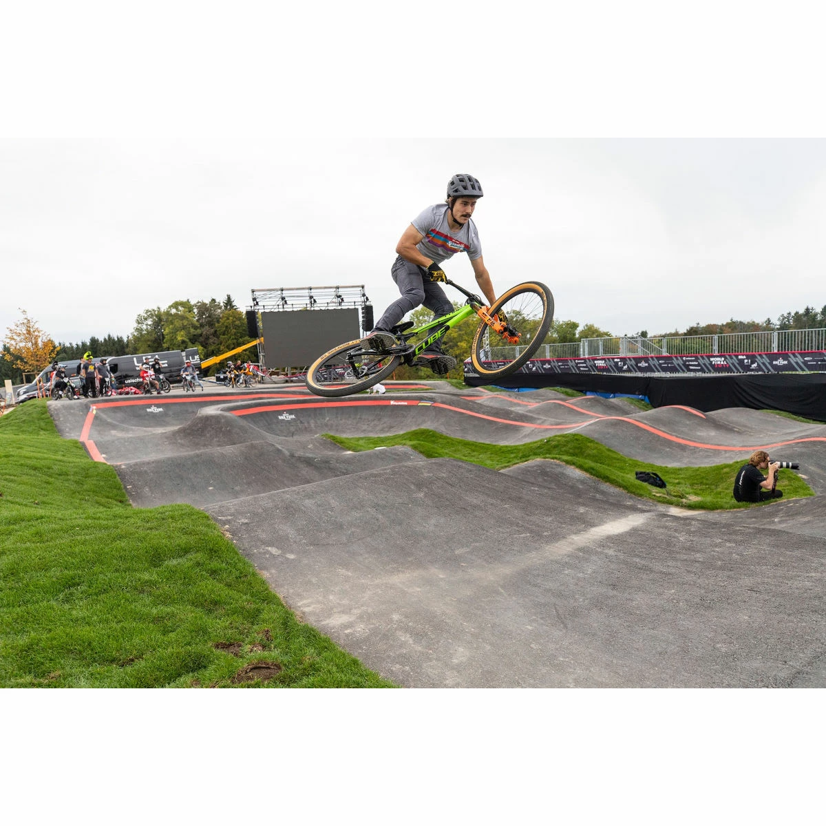 Schwalbe Billy Bonkers Performance Folding Tyre 5 Schwalbe Billy Bonkers Performance Folding Tyre - Image 3