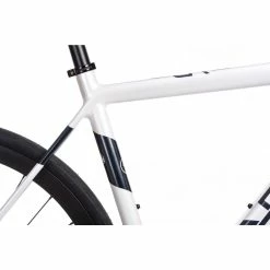 Orro Gold EVO 105 Hydro R800 Road Bike (2023) -Bikes Sales Shop White Graphite Gold Evo 105 Seat