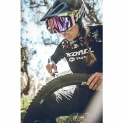 Lezyne Classic Tubeless Kit -Bikes Sales Shop prod191868 Black NE 04